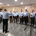 Z veselo pesmijo v december...