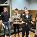 Prijetno druženje ob pesmi se je nadaljevalo v vadbeni sobi Vodopivcev